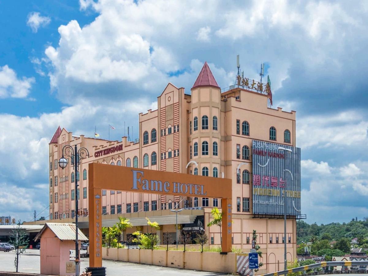 Oyo 776 Fame Hotel Seremban Exterior photo